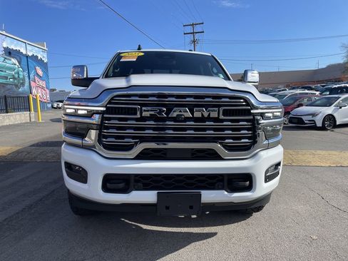 Used 2025 RAM 2500 Limited AWD/4WD image 5