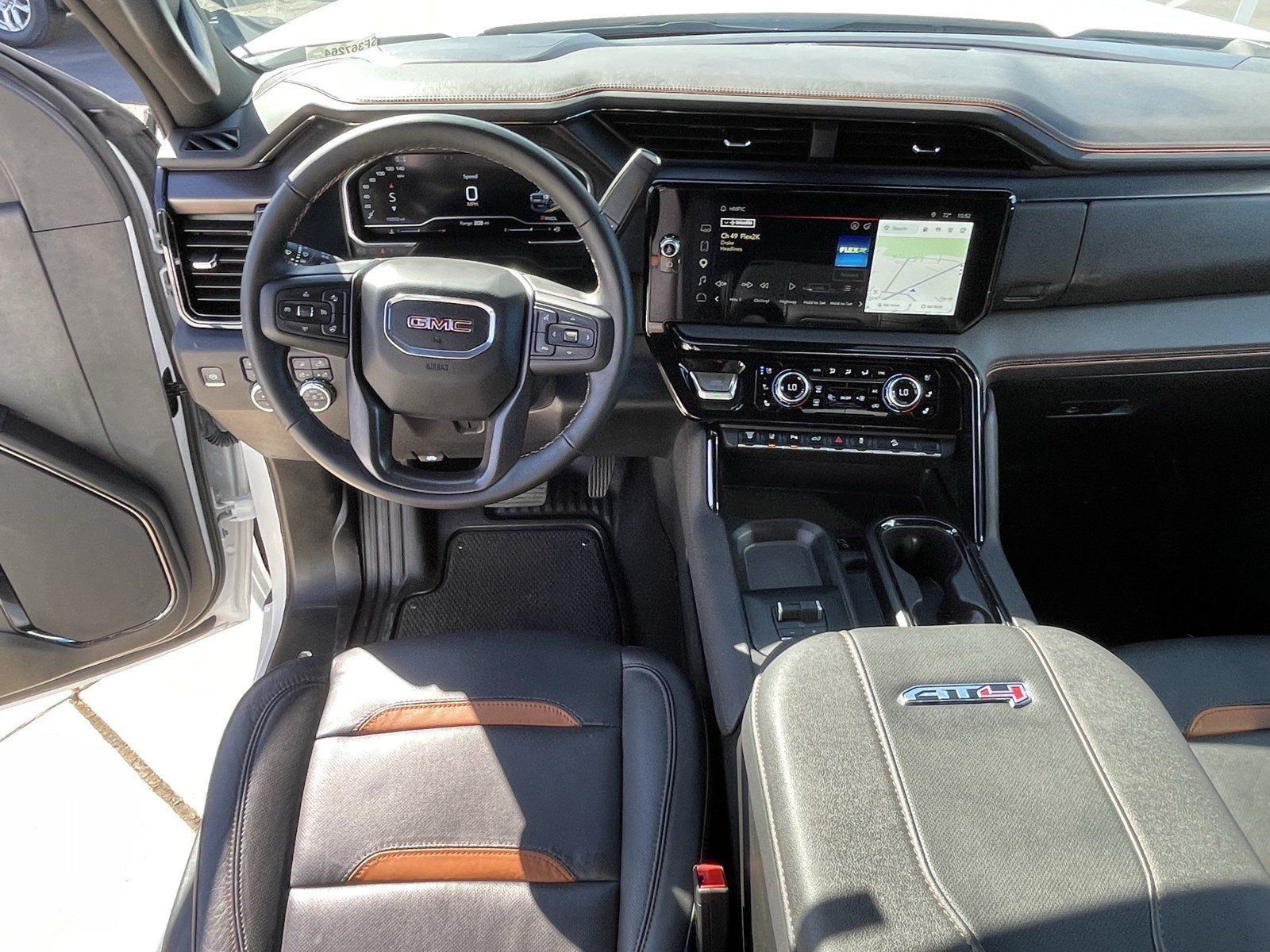 Used 2025 GMC Sierra 2500 AT4 AWD/4WD image 13