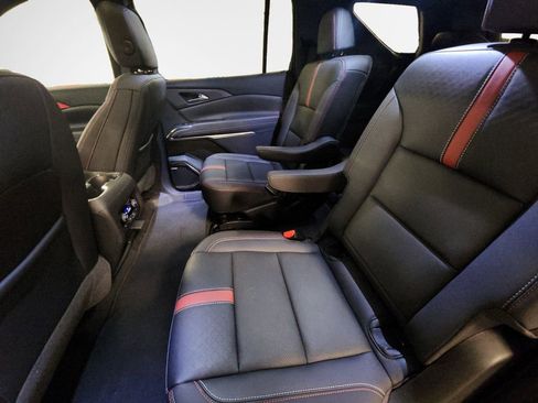 Certified 2025 Chevrolet Traverse RS image 24