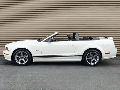 Used 2006 Ford Mustang GT image 11