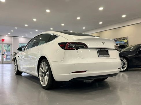 Used 2019 Tesla Model 3 Standard Range RWD image 5