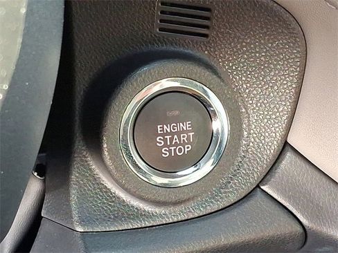 Used 2025 Subaru Outback Limited image 25