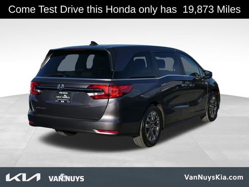 Used 2023 Honda Odyssey EX-L image 2