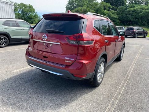 Used 2018 Nissan Rogue SV AWD/4WD image 3