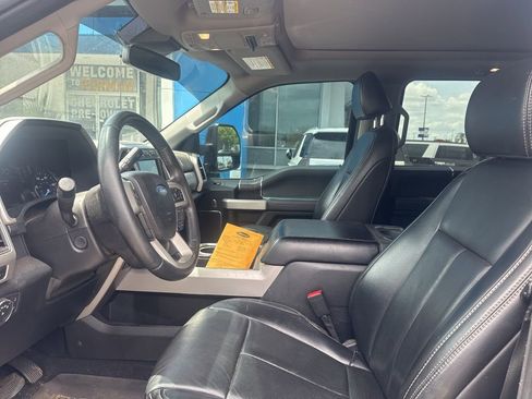 Used 2021 Ford F250 Lariat image 2