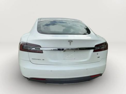 Used 2014 Tesla Model S 85 image 16