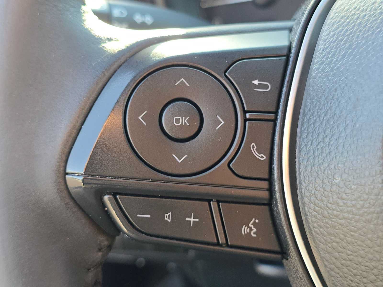 Certified 2024 Toyota Corolla SE FWD image 28
