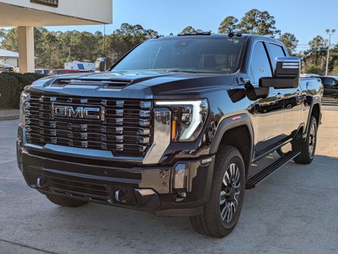 Used 2024 GMC Sierra 2500 Denali Ultimate image 2