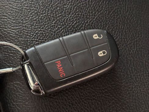 Used 2025 Jeep Compass Trailhawk image 22