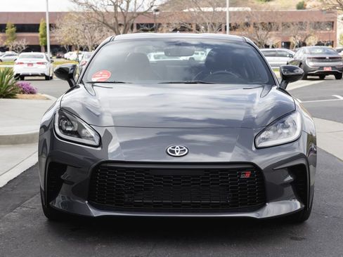 New 2026 Toyota GR86 Premium RWD image 2