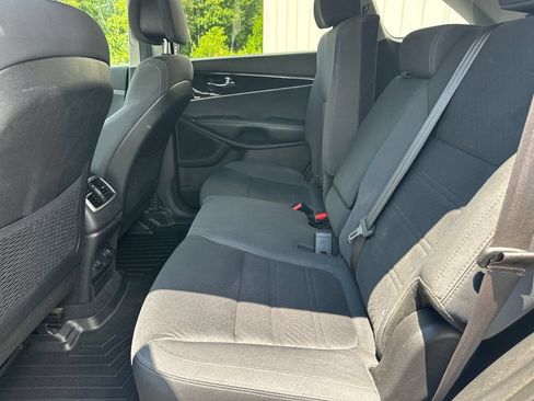 Used 2016 Kia Sorento FWD w/ LX Convenience Package image 21
