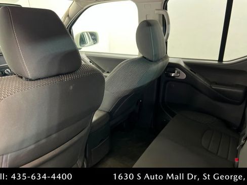 Used 2018 Nissan Frontier PRO-4X AWD/4WD image 19