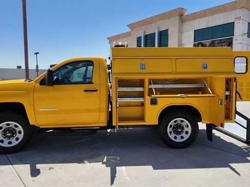 Used 2018 Chevrolet Silverado 3500 W/T image 2