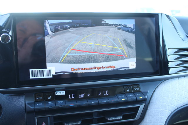 Used 2026 Toyota Camry XLE FWD image 29