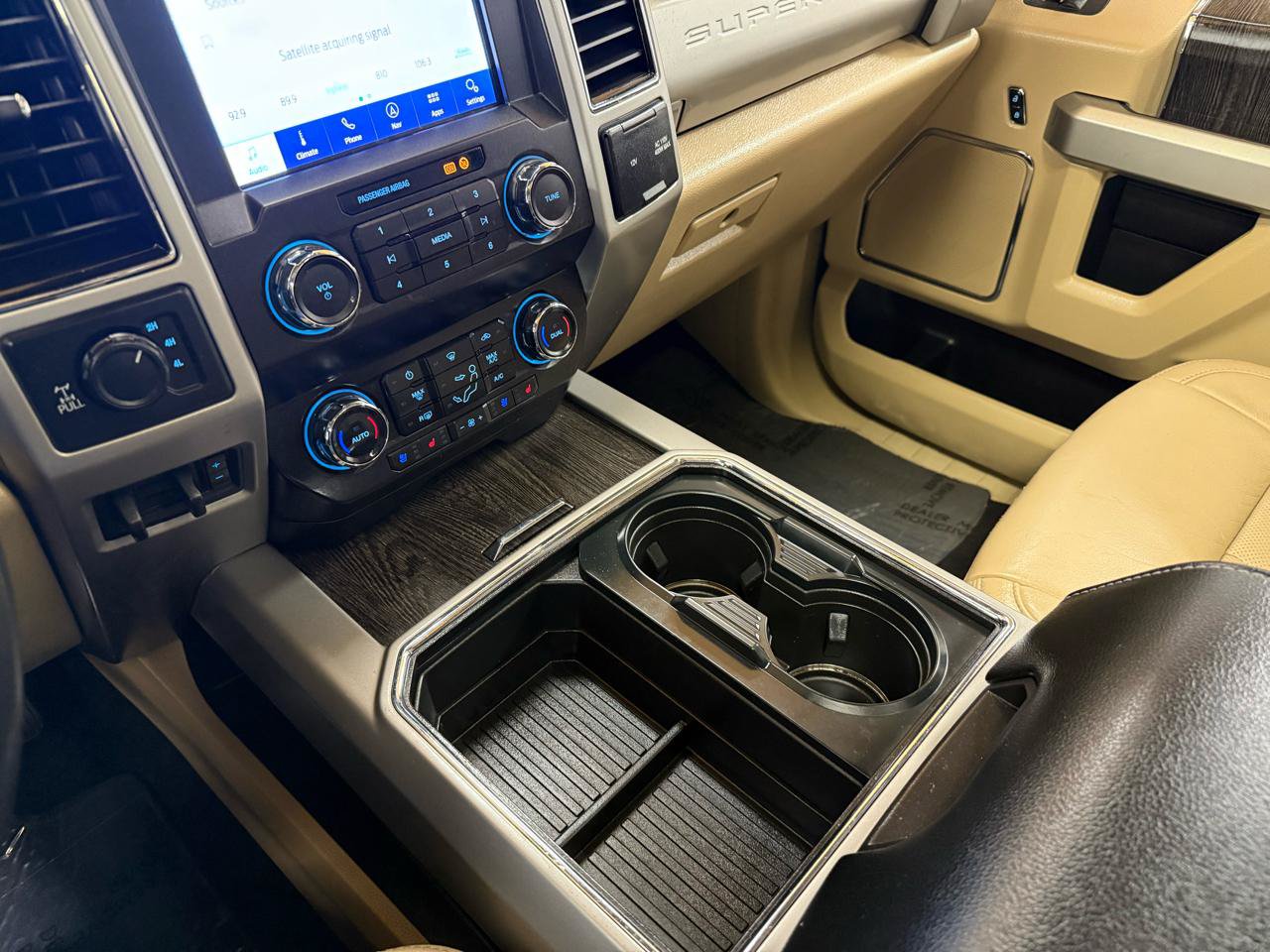 Used 2020 Ford F250 Lariat w/ Lariat Ultimate Package AWD/4WD image 20