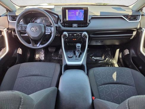 Used 2025 Toyota RAV4 XLE image 17