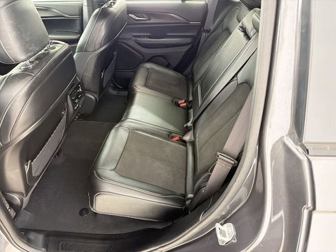 Used 2023 Jeep Grand Cherokee Altitude AWD/4WD image 14