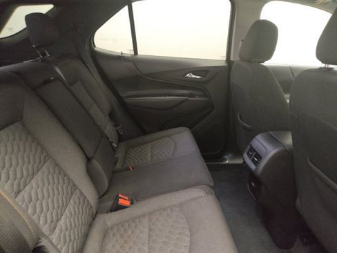 Used 2018 Chevrolet Equinox LT image 19