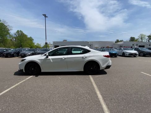 Used 2025 Toyota Camry SE FWD image 7
