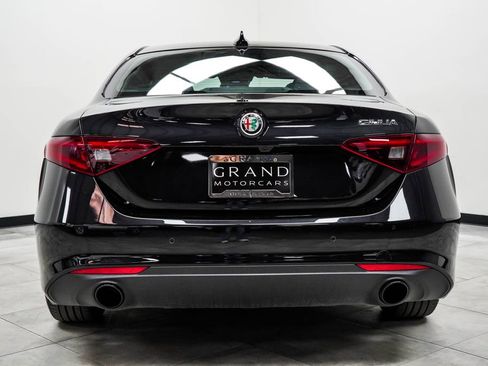 Used 2023 Alfa Romeo Giulia Ti RWD image 9