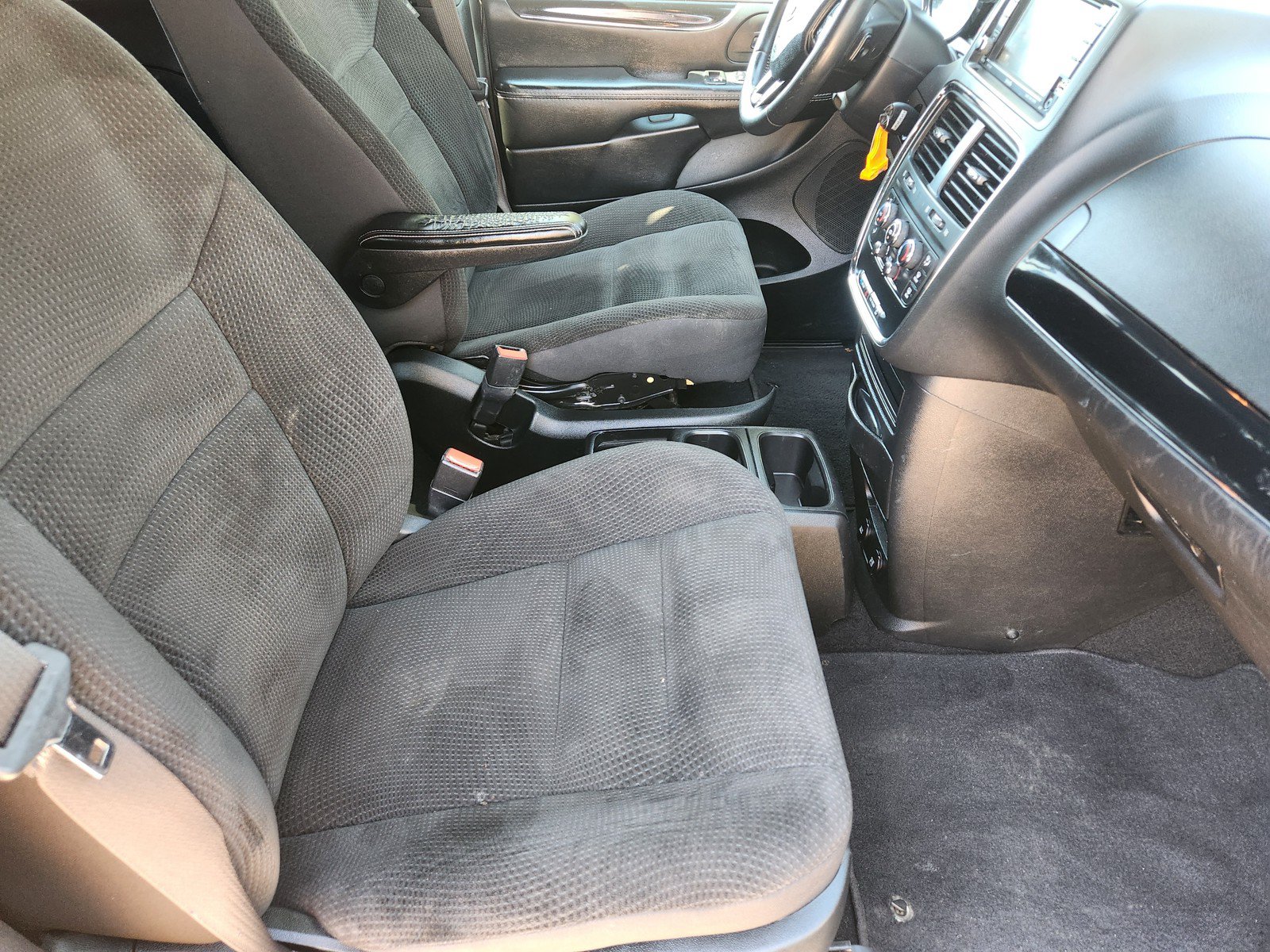 Used 2018 Dodge Grand Caravan SE FWD image 11