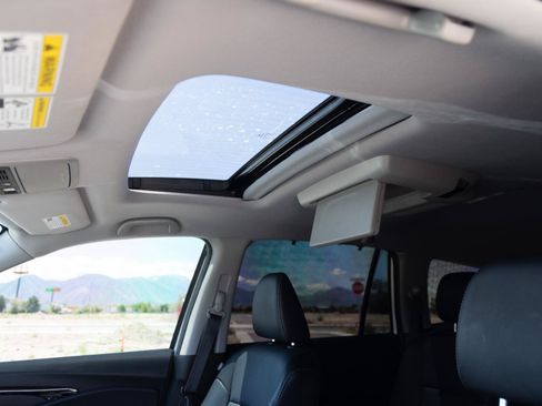 Used 2021 Honda Pilot Touring image 15