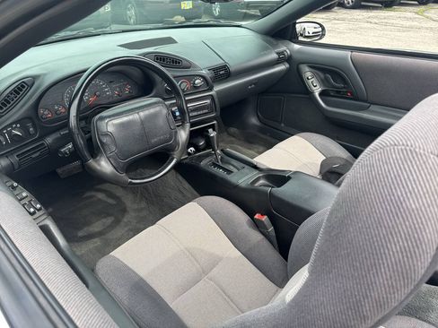 Used 1994 Chevrolet Camaro Z28 RWD image 35