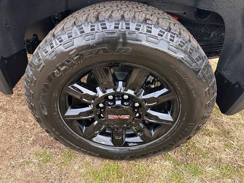 New 2026 GMC Sierra 2500 AT4 w/ AT4 Premium Plus Package image 15