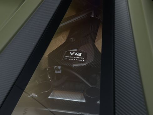 Used 2020 Lamborghini Aventador SVJ image 40