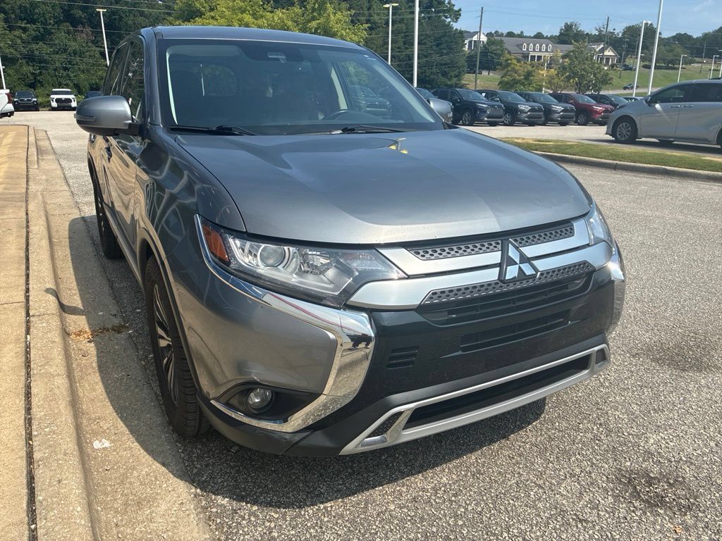 Used 2020 Mitsubishi Outlander SE AWD/4WD image 4
