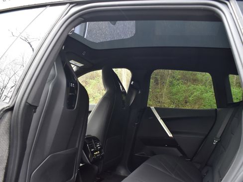 Used 2022 BMW iX xDrive50 w/ Premium Package image 25