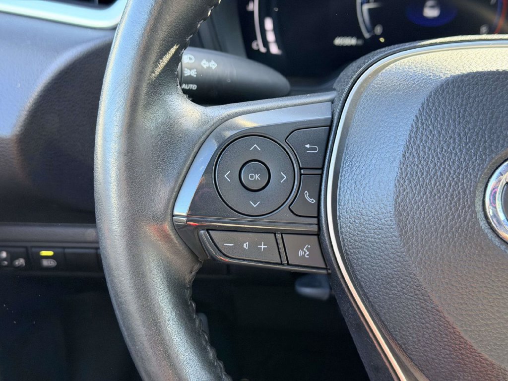 Certified 2025 Toyota Corolla SE w/ SE Premium Package FWD image 8