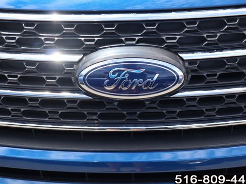 Used 2022 Ford Explorer XLT w/ Equipment Group 202A AWD/4WD image 32