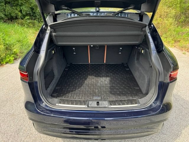 Certified 2026 Jaguar F-PACE R-Dynamic S AWD/4WD image 14