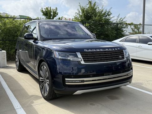 Used 2023 Land Rover Range Rover Long Wheelbase SE AWD/4WD image 2
