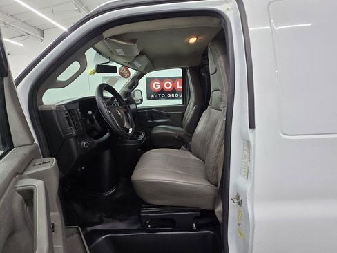 Used 2017 Chevrolet Express 2500 Extended image 10