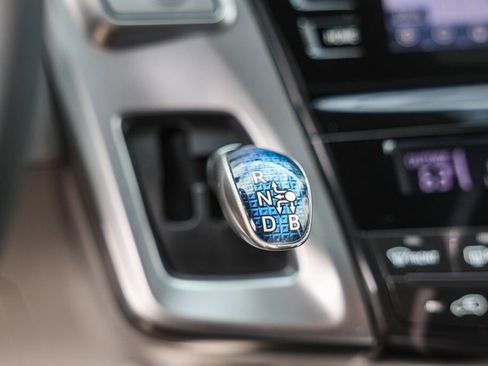 Used 2015 Toyota Prius V Three image 12