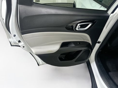 Used 2025 Jeep Compass Limited image 25