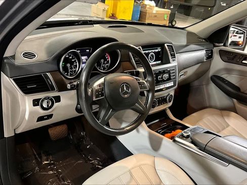 Used 2016 Mercedes-Benz GL 450 4MATIC image 17