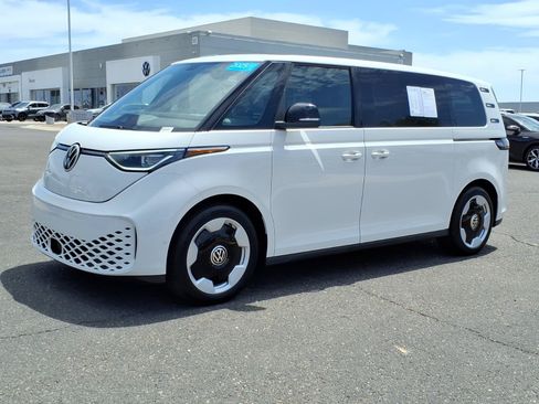 Certified 2025 Volkswagen ID. Buzz Pro S RWD image 3