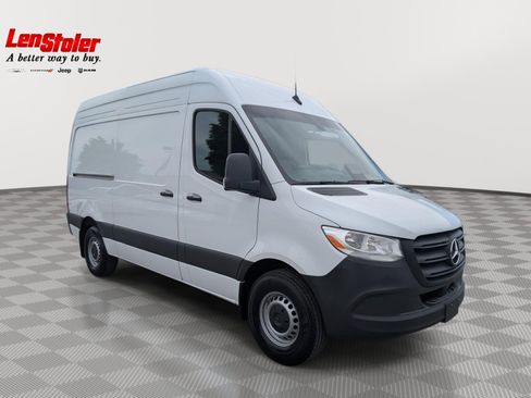Used 2025 Mercedes-Benz Sprinter 2500 image 7