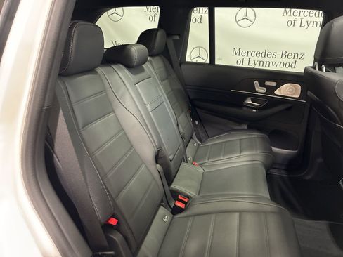 New 2026 Mercedes-Benz GLS 580 4MATIC image 21