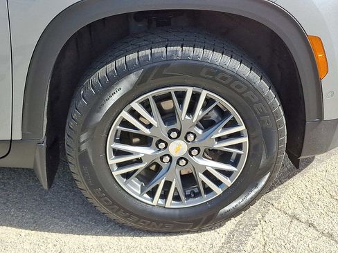 Used 2024 Chevrolet Traverse LT w/ Enhanced Driving Package AWD/4WD image 8