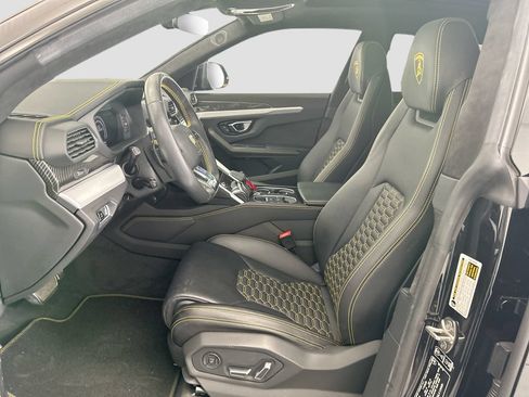 Used 2021 Lamborghini Urus AWD/4WD image 18