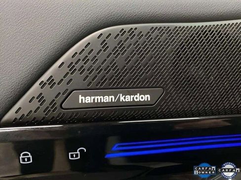 Used 2025 BMW 530i xDrive image 33