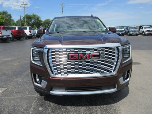 Certified 2022 GMC Yukon XL Denali w/ Denali Ultimate Package AWD/4WD image 13