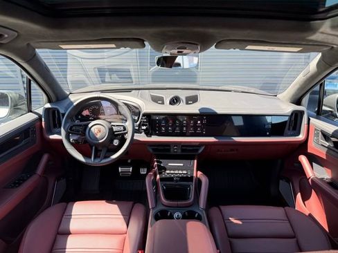 New 2025 Porsche Cayenne GTS AWD/4WD image 15