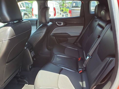 Certified 2024 Jeep Compass Latitude w/ Altitude Special Edition AWD/4WD image 12