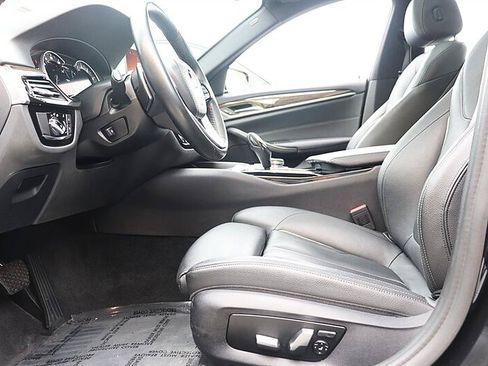 Used 2019 BMW 530i RWD image 16
