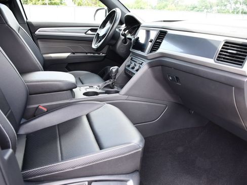 Used 2021 Volkswagen Atlas Cross Sport SE w/ V6 Towing Package FWD image 37